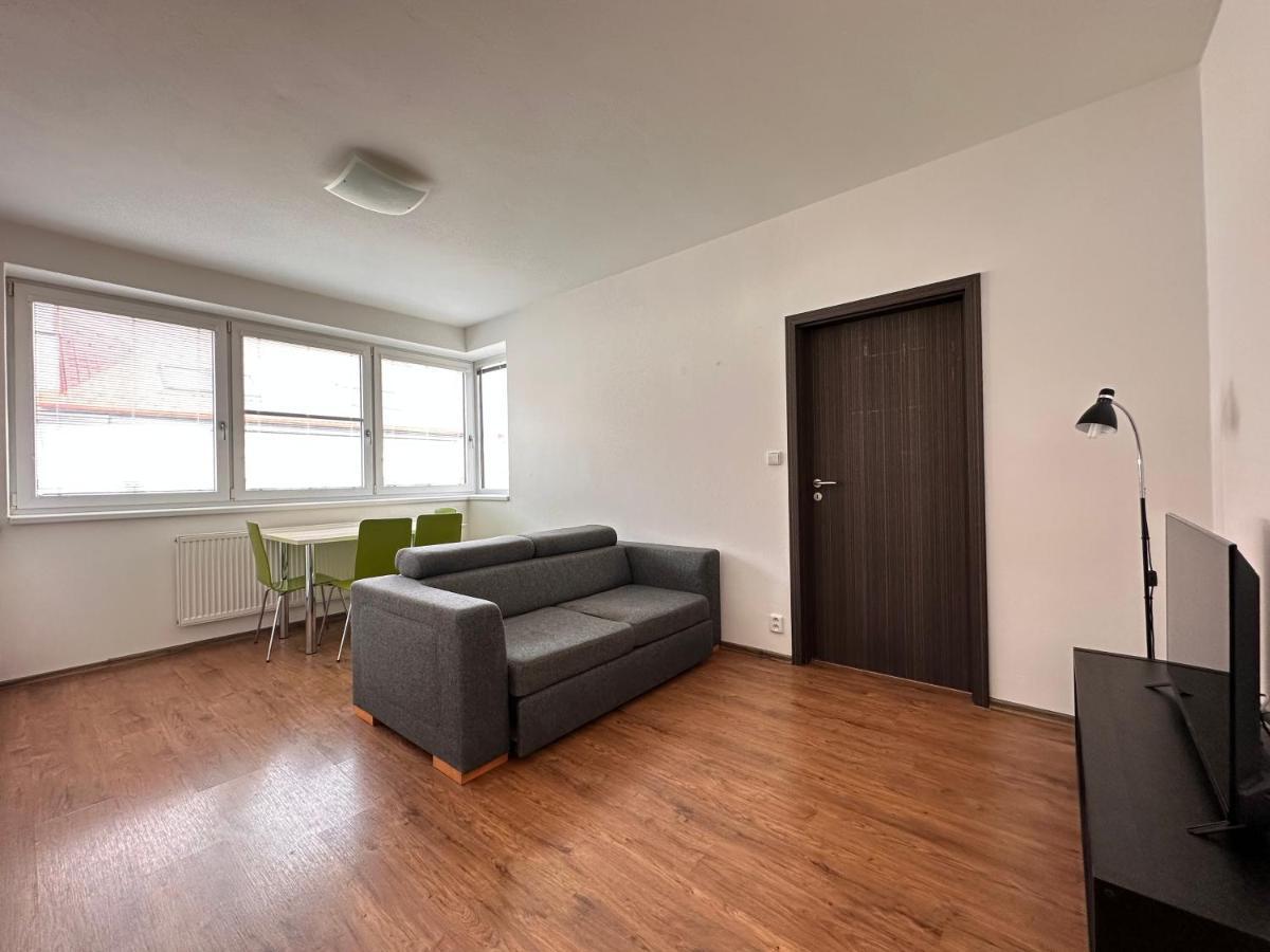 Apartman Ab Kryte Parkovani Zdarma Ceske Budejovice Exterior foto